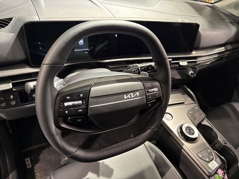 New 2026 Kia Sportage EX image 12