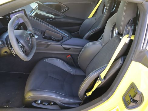 Used 2024 Chevrolet Corvette Stingray Preferred Cpe w/ Z51 Performance Package image 14