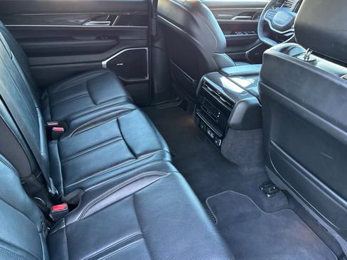 Used 2022 Jeep Wagoneer Series III image 18