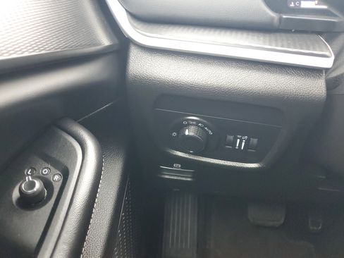 Used 2024 Jeep Grand Cherokee L Altitude image 12