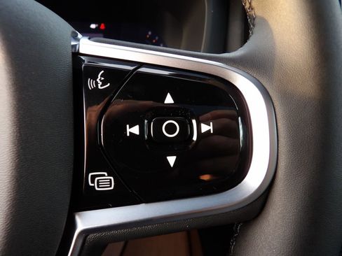 New 2026 Volvo XC60 B5 Plus w/ Protection Package Premier image 17