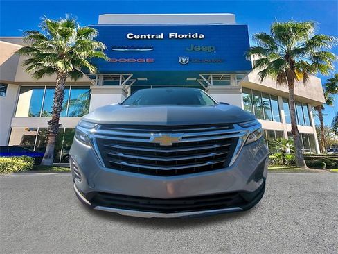 Used 2023 Chevrolet Equinox LT image 3