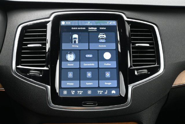 Used 2024 Volvo XC90 B5 Plus w/ Protection Package AWD/4WD image 16