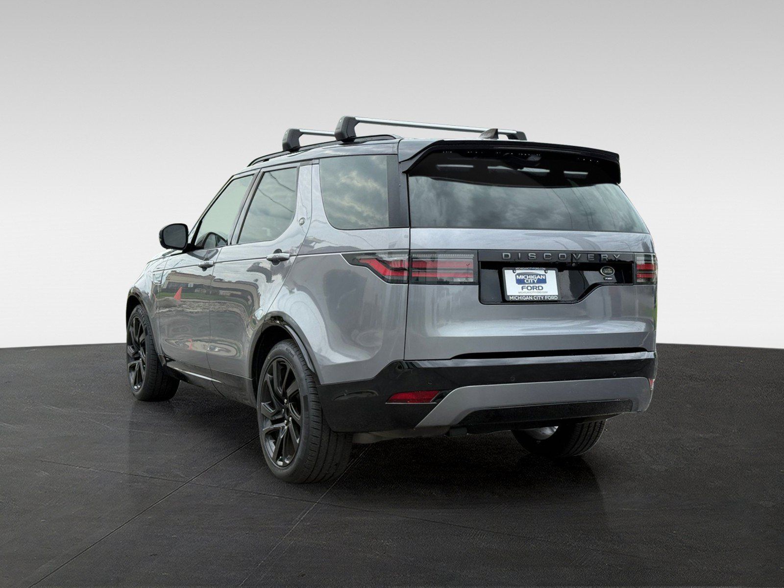 Used 2022 Land Rover Discovery S R-Dynamic AWD/4WD image 7