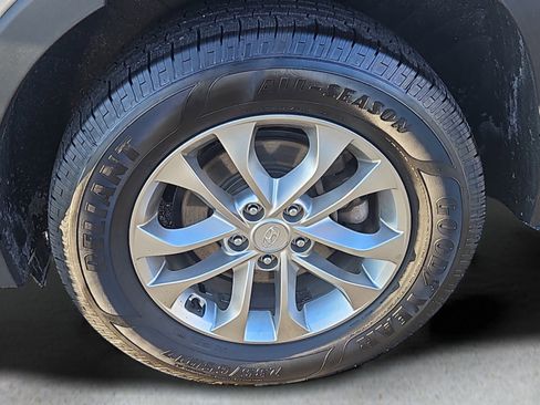 Used 2019 Hyundai Santa Fe SE image 19