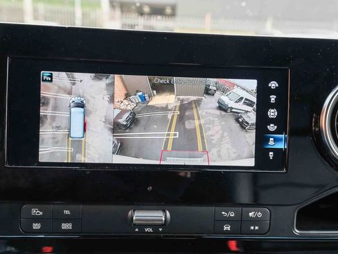 Used 2024 Mercedes-Benz Sprinter 2500 image 25