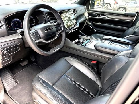 Used 2024 Jeep Wagoneer L Series II w/ Flexible Seating Group image 14