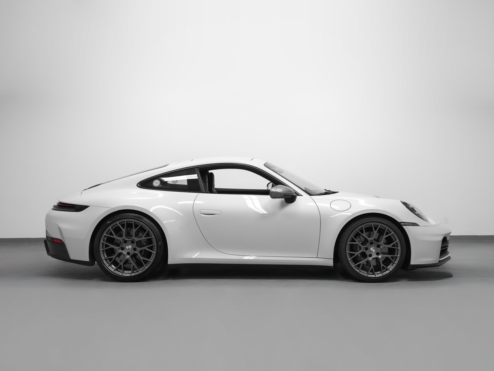 Certified 2025 Porsche 911 Carrera T RWD image 13