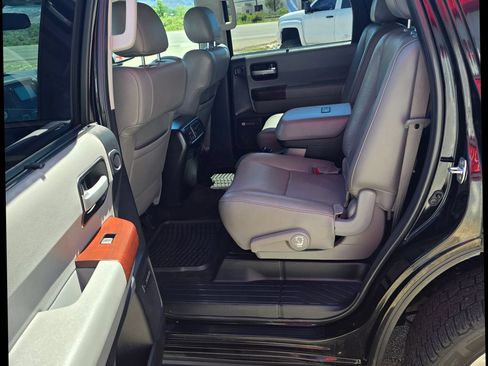 Used 2014 Toyota Sequoia Platinum AWD/4WD image 8
