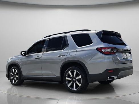Used 2023 Honda Pilot Elite image 8