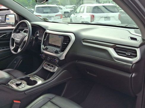 Certified 2023 GMC Acadia SLT w/ Preferred Package image 30