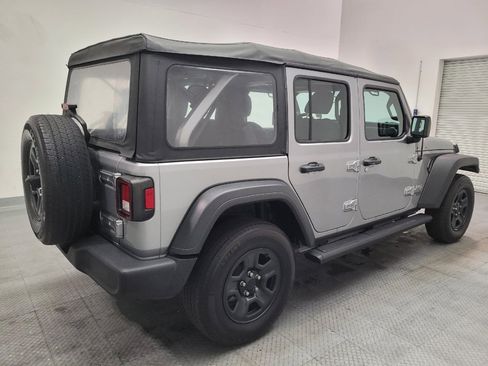 Used 2018 Jeep Wrangler Unlimited Sport AWD/4WD image 9