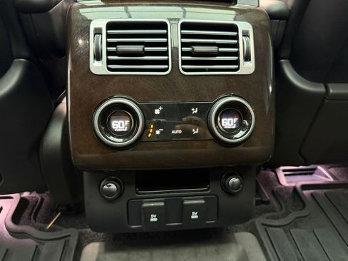 Used 2020 Land Rover Range Rover HSE image 31