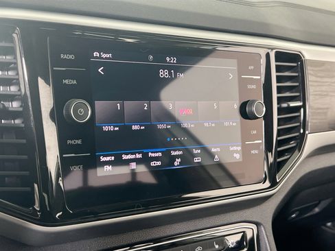 Used 2023 Volkswagen Atlas SE image 14