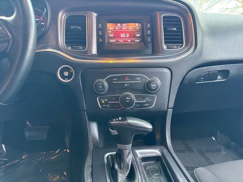 Used 2017 Dodge Charger SE image 17