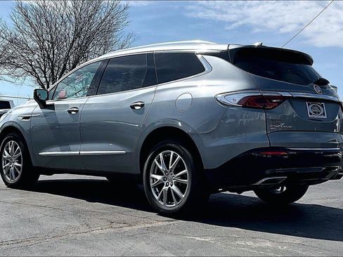 Used 2023 Buick Enclave Essence w/ Experience Buick Package AWD/4WD image 5