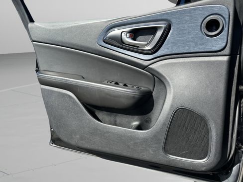 Used 2015 Chrysler 200 S w/ Comfort Group image 16