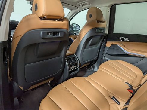 Certified 2022 BMW X7 xDrive40i w/ Premium Package image 47