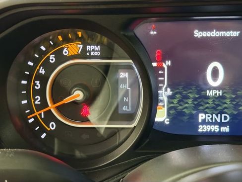 Used 2024 Jeep Wrangler Sport AWD/4WD image 13