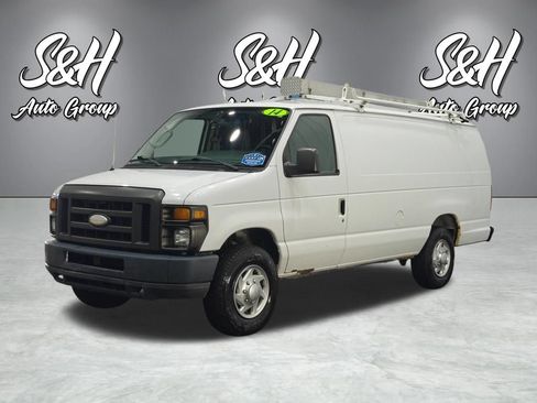 Used 2014 Ford E-250 and Econoline 250 Extended w/ Power Group RWD image 12