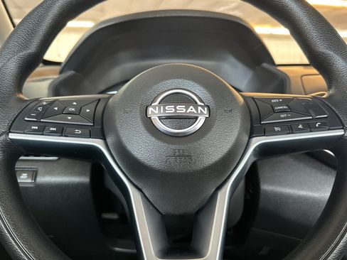 Used 2025 Nissan Altima 2.5 SV FWD image 22