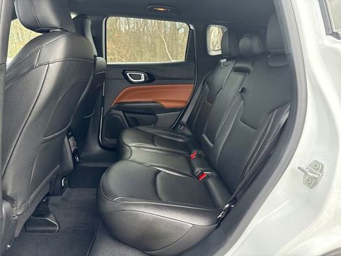 Used 2025 Jeep Compass Limited image 18