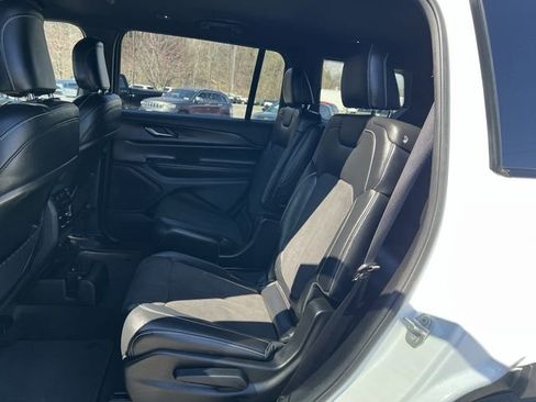 Used 2023 Jeep Grand Cherokee L Laredo AWD/4WD image 17