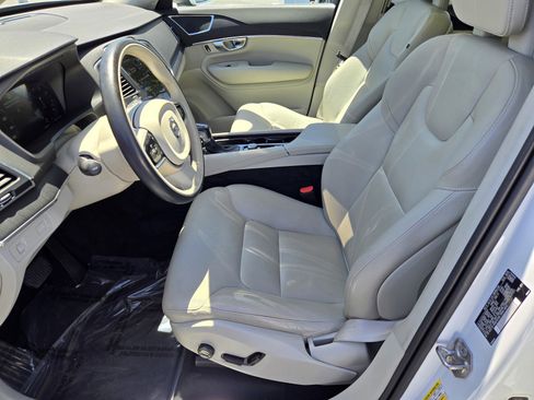 Used 2020 Volvo XC90 T6 Momentum AWD/4WD image 16