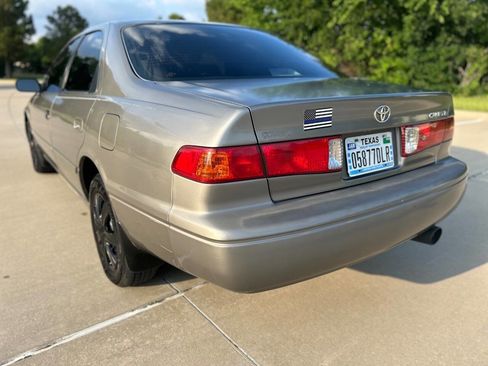 Used 2001 Toyota Camry LE FWD image 8