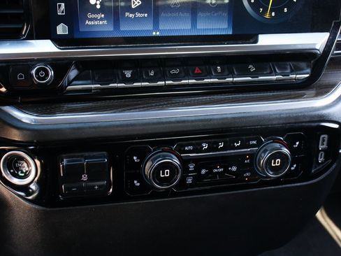 Used 2024 Chevrolet Silverado 2500 LT image 29