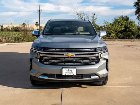 Used 2023 Chevrolet Suburban Premier image 2