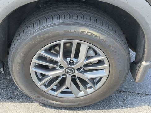 Used 2024 Nissan Rogue S AWD/4WD image 9