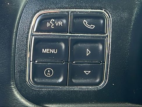 Used 2017 Jeep Wrangler Unlimited Sahara w/ Connectivity Group image 27