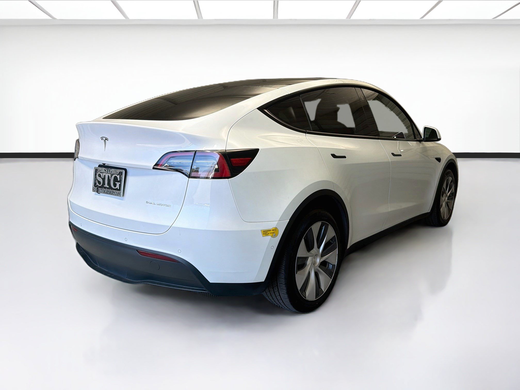 Used 2022 Tesla Model Y Long Range AWD/4WD image 4