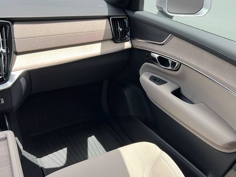 New 2026 Volvo XC90 B6 Plus w/ Protection Package Premier AWD/4WD image 12