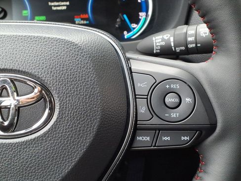 Certified 2025 Toyota RAV4 SE image 18