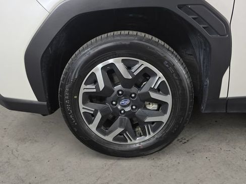 Certified 2025 Subaru Forester Premium AWD/4WD image 9