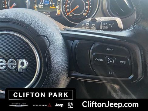 Used 2022 Jeep Wrangler Unlimited Sport AWD/4WD image 21