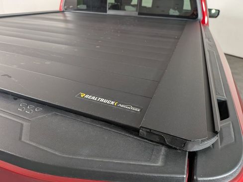 Certified 2024 GMC Canyon Denali image 11