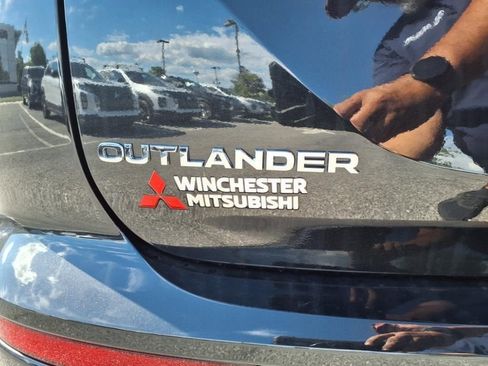 New 2025 Mitsubishi Outlander AWD image 8