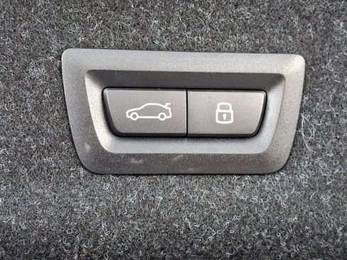 Certified 2025 BMW 330i xDrive Sedan w/ Premium Package image 34