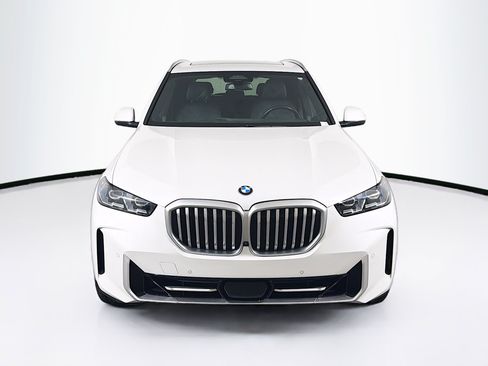 Used 2024 BMW X5 sDrive40i RWD image 2