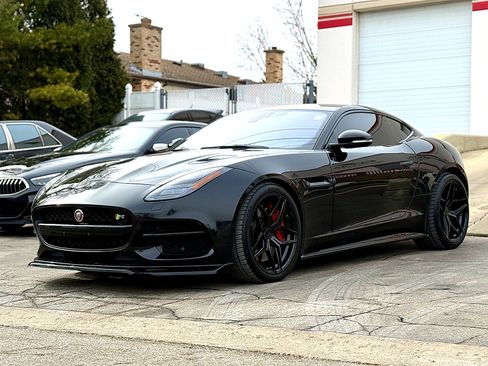 Used 2018 Jaguar F-TYPE R image 3