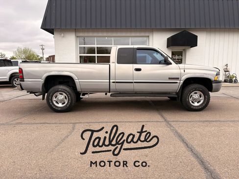 Used 2001 Dodge Ram 2500 Truck 4x4 Quad Cab image 1