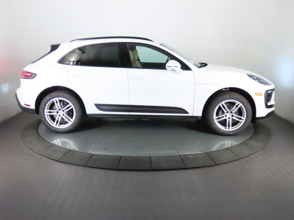 Certified 2026 Porsche Macan AWD/4WD image 8