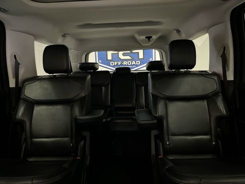 Used 2025 Ford Expedition Max Platinum AWD/4WD image 23