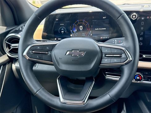 Used 2025 Chevrolet Equinox ACTIV w/ Convenience Package III AWD/4WD image 23