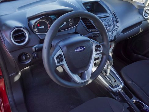 Used 2017 Ford Fiesta SE image 9