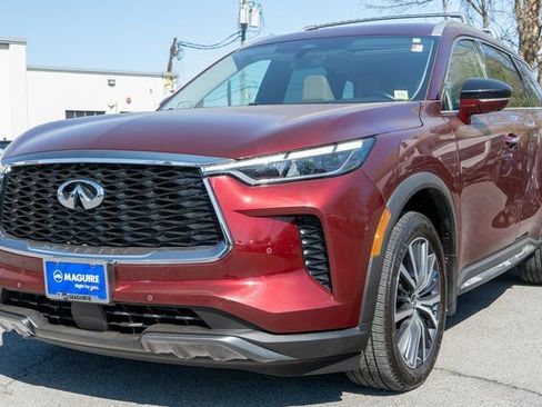 Used 2023 INFINITI QX60 Sensory w/ Cargo Package AWD/4WD image 2