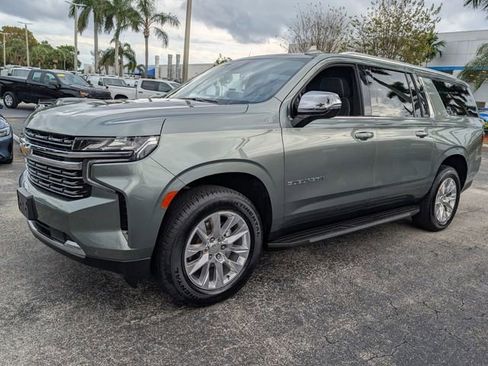 Used 2024 Chevrolet Suburban Premier image 3